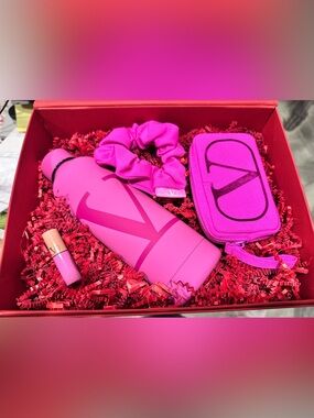 BRAND NEW Valentino Garavani Gift Set